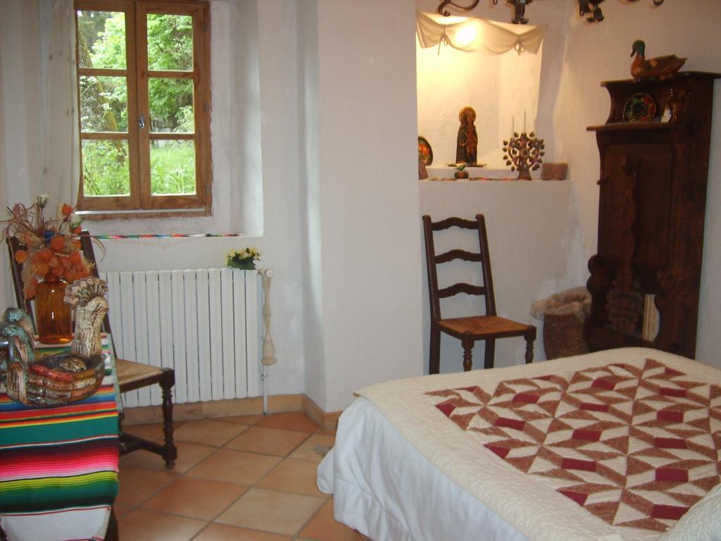 Domaine De Lara Bed & Breakfast Barcelonnette Oda fotoğraf