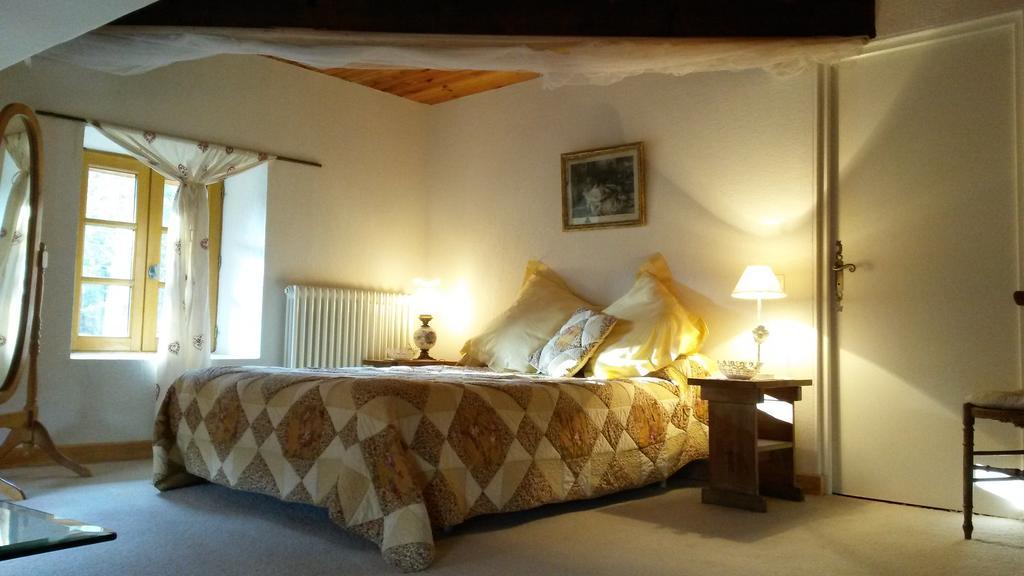 Domaine De Lara Bed & Breakfast Barcelonnette Oda fotoğraf