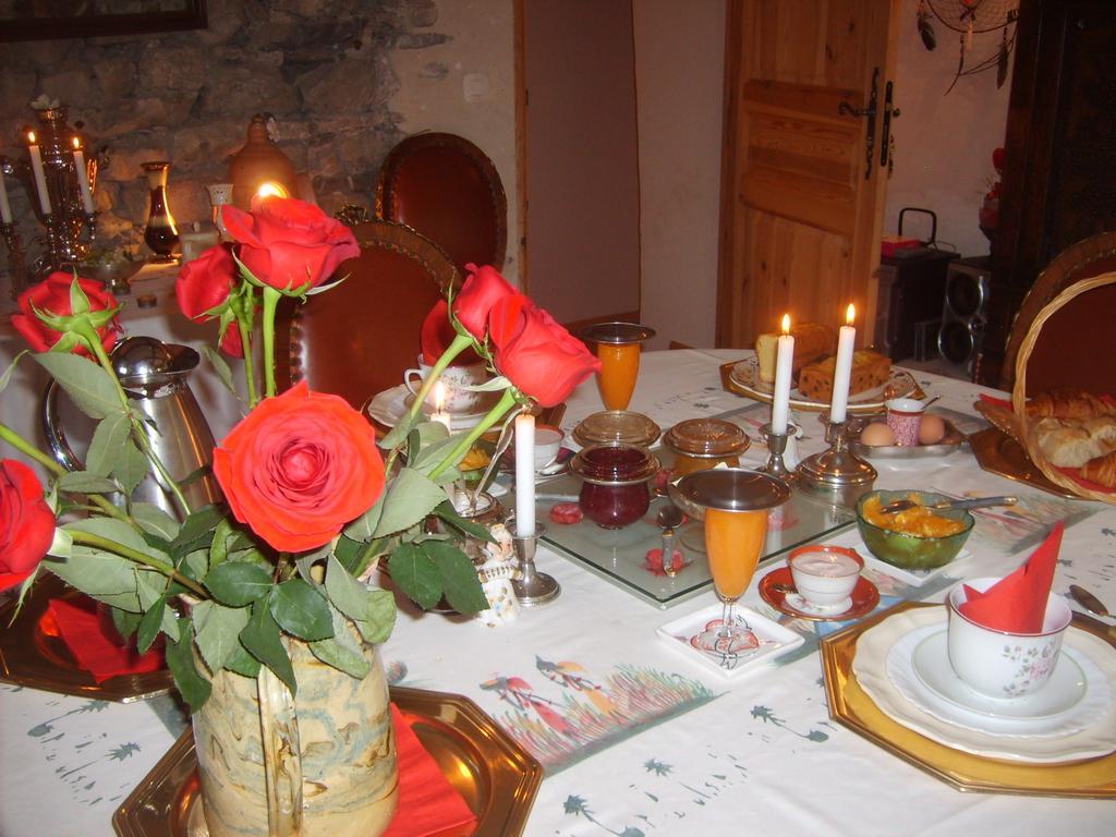 Domaine De Lara Bed & Breakfast Barcelonnette Dış mekan fotoğraf