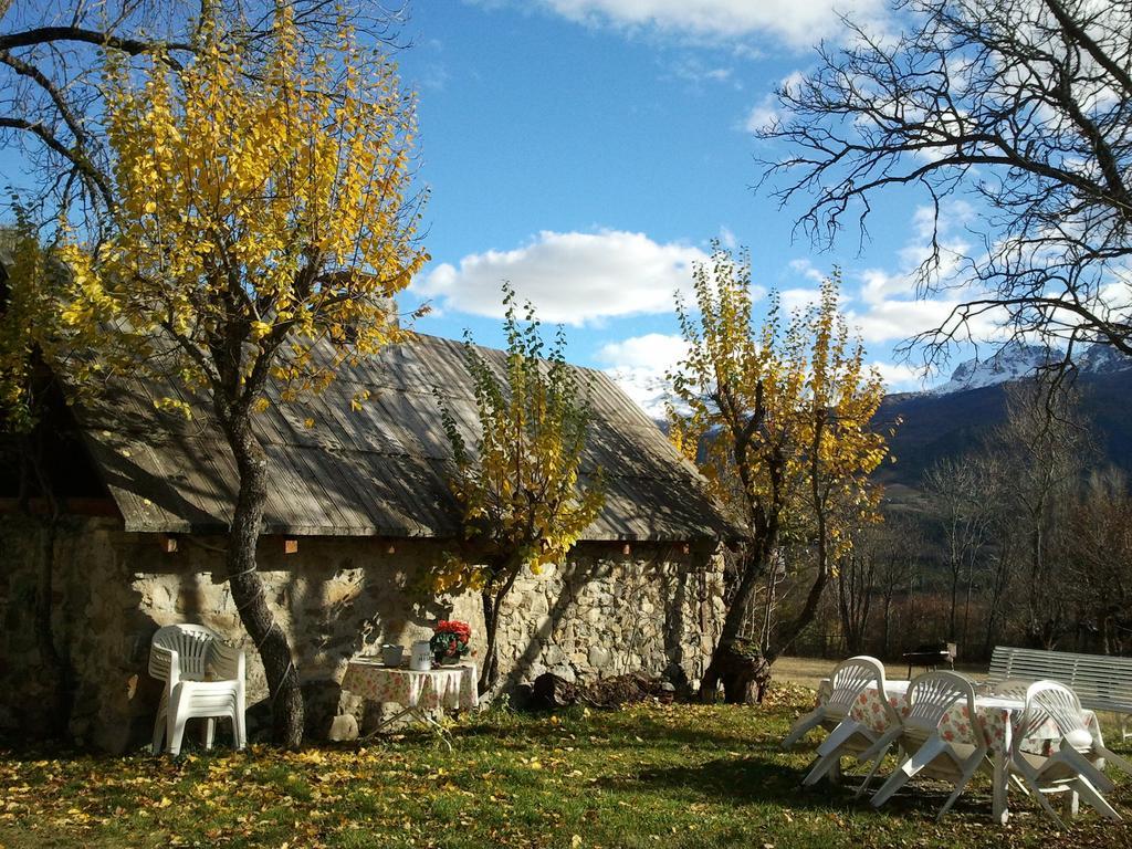 Domaine De Lara Bed & Breakfast Barcelonnette Dış mekan fotoğraf