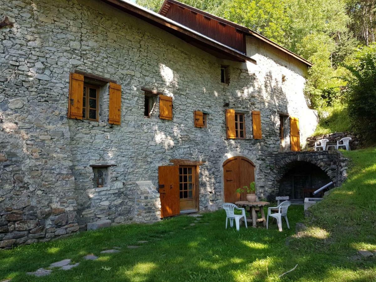 Domaine De Lara Bed & Breakfast Barcelonnette Dış mekan fotoğraf